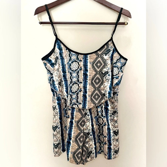 BAND OF GYPSIES BOG COLLECTIVE Women’s Silky Double Layer Romper Size Small - Picture 2 of 13